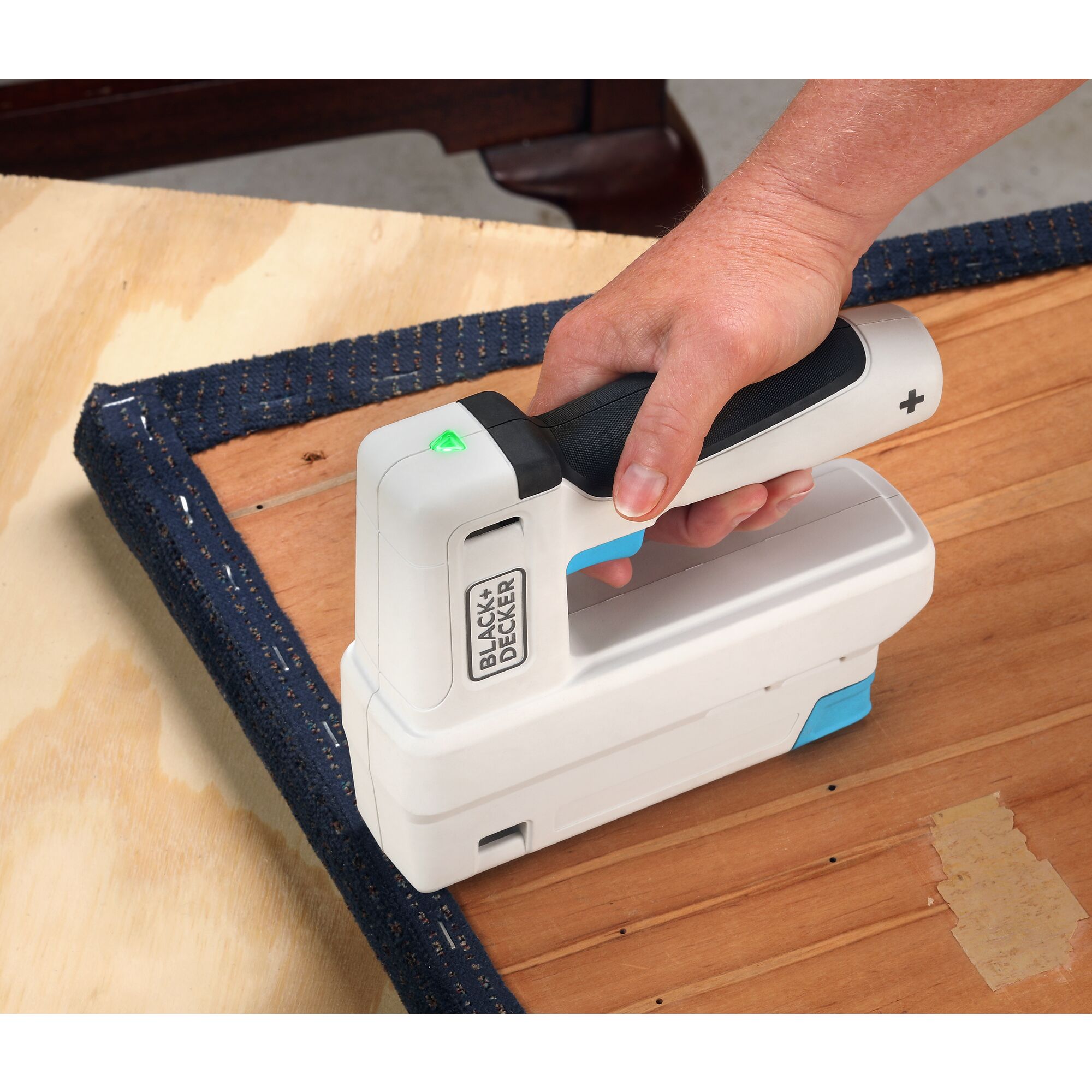 3.6V Powered Stapler BLACK DECKER