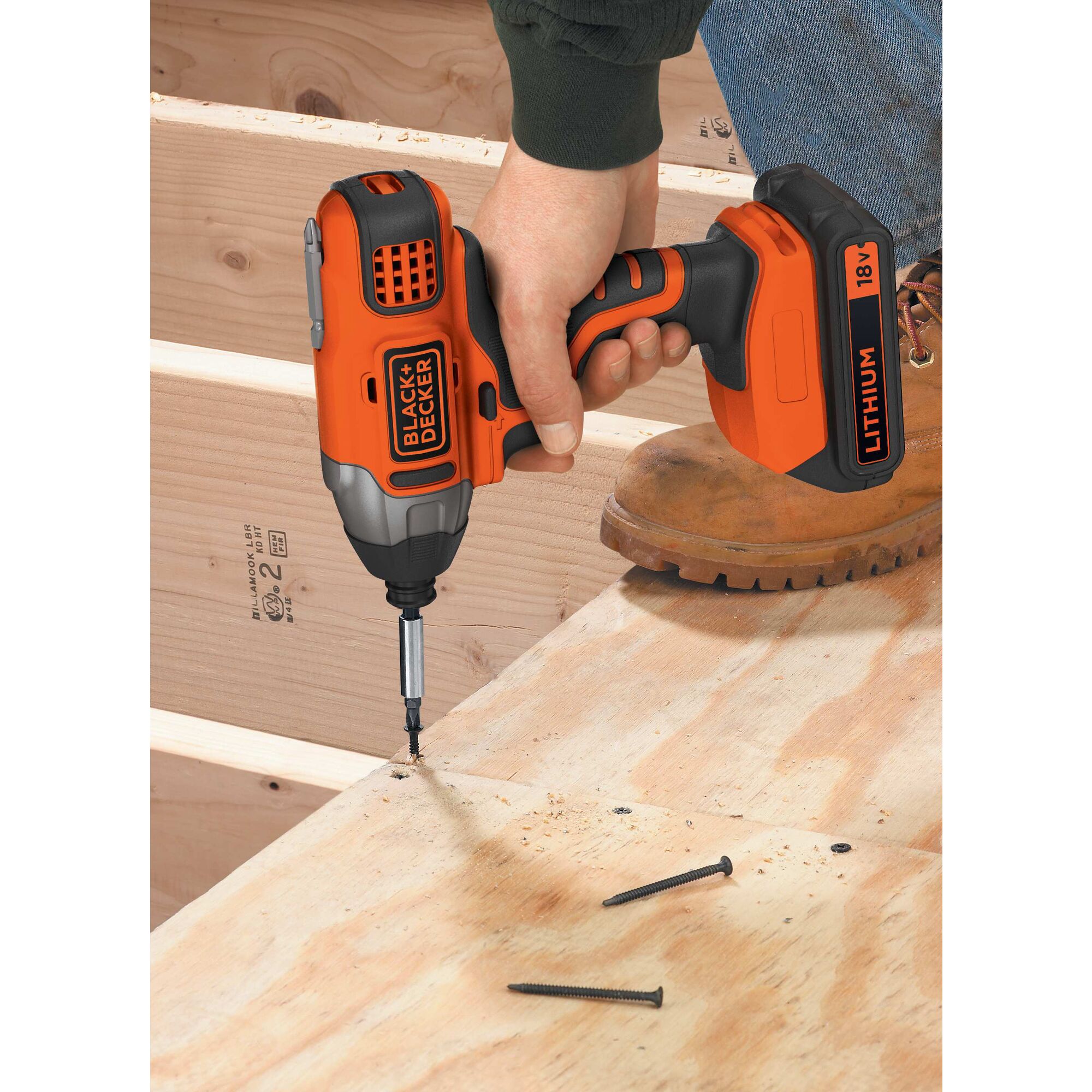 Black and decker online 18v lithium ion battery