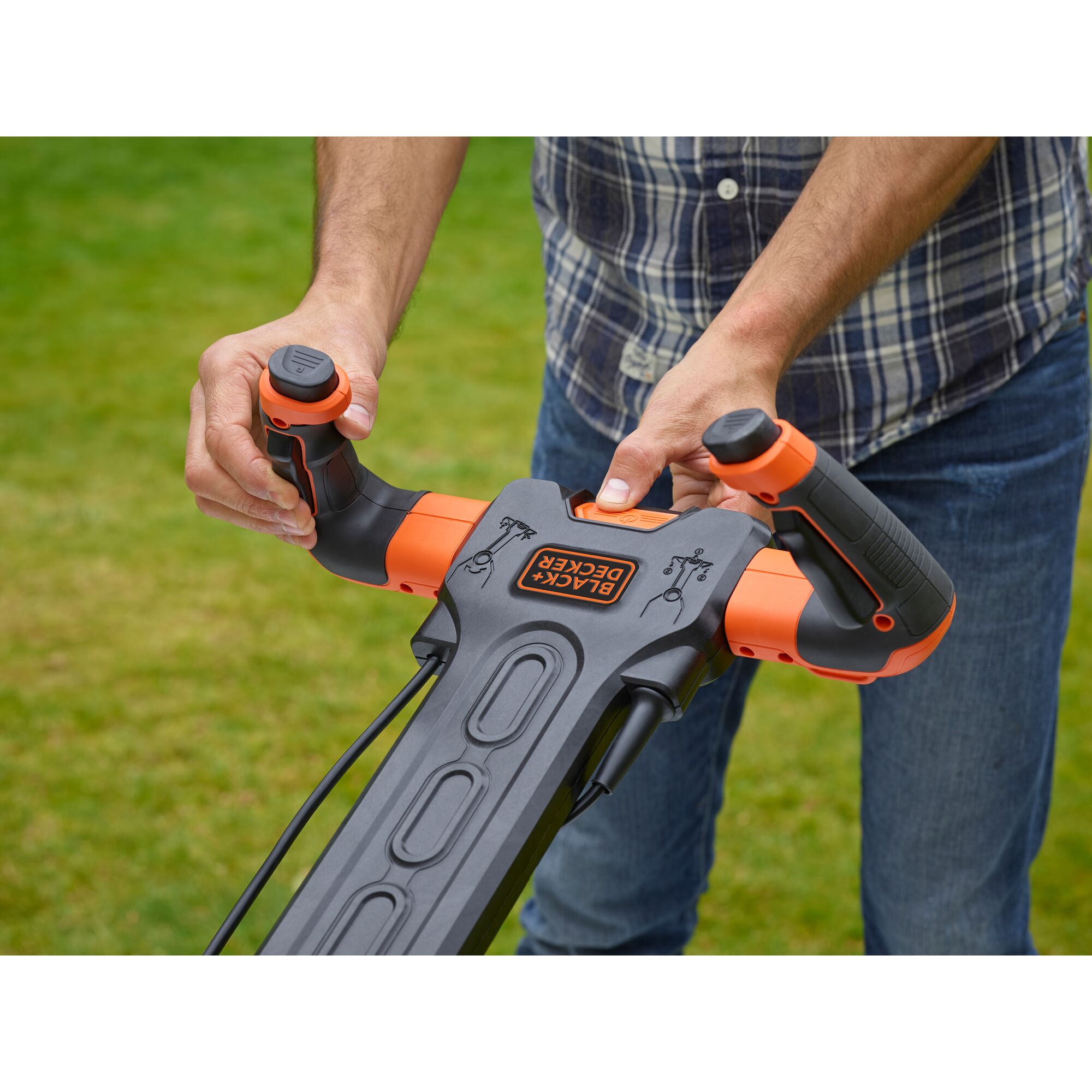 42cm 1800W Mower with EasySteer BLACK DECKER