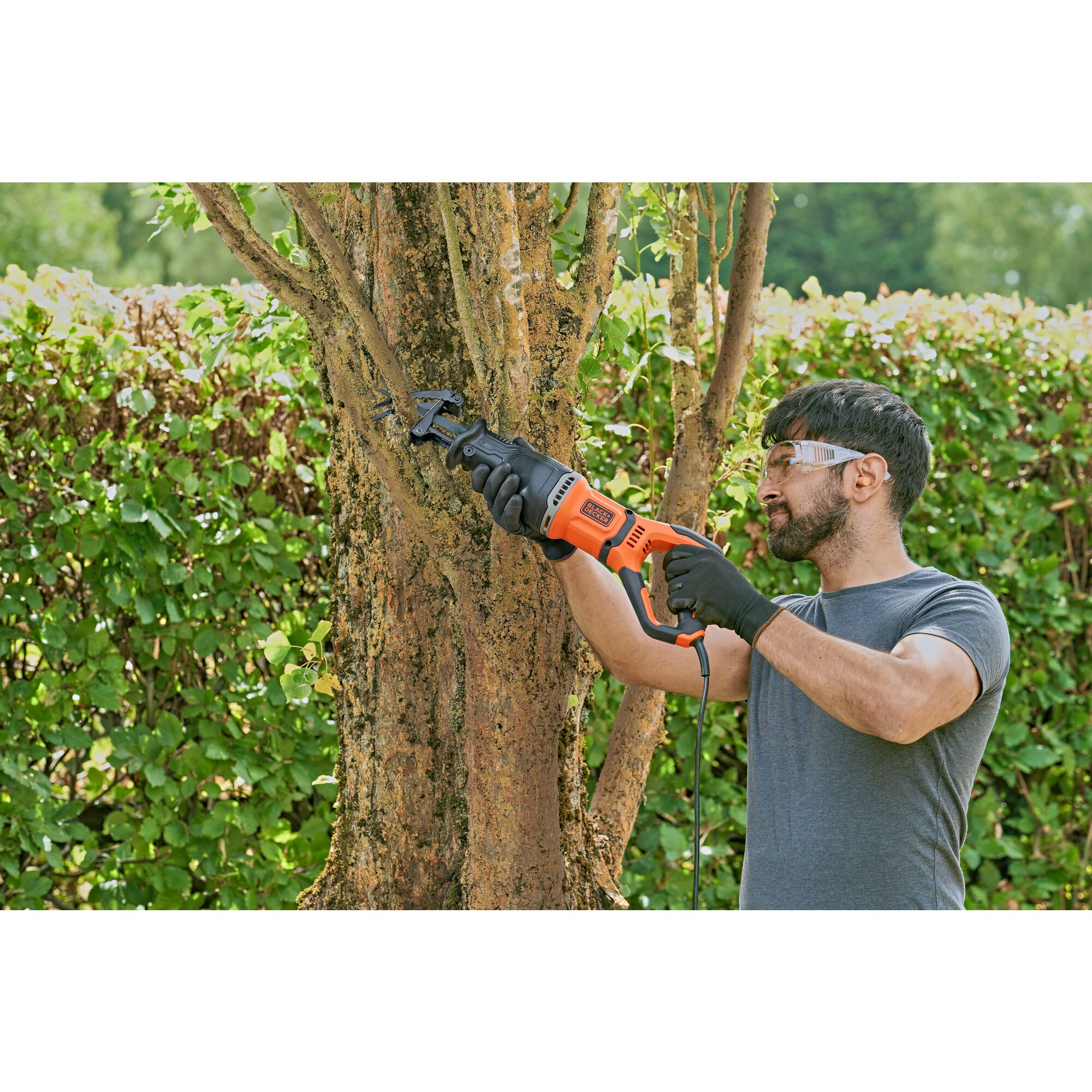 750W Corded Reciprocating Saw with Branch Holder and 2x Blades