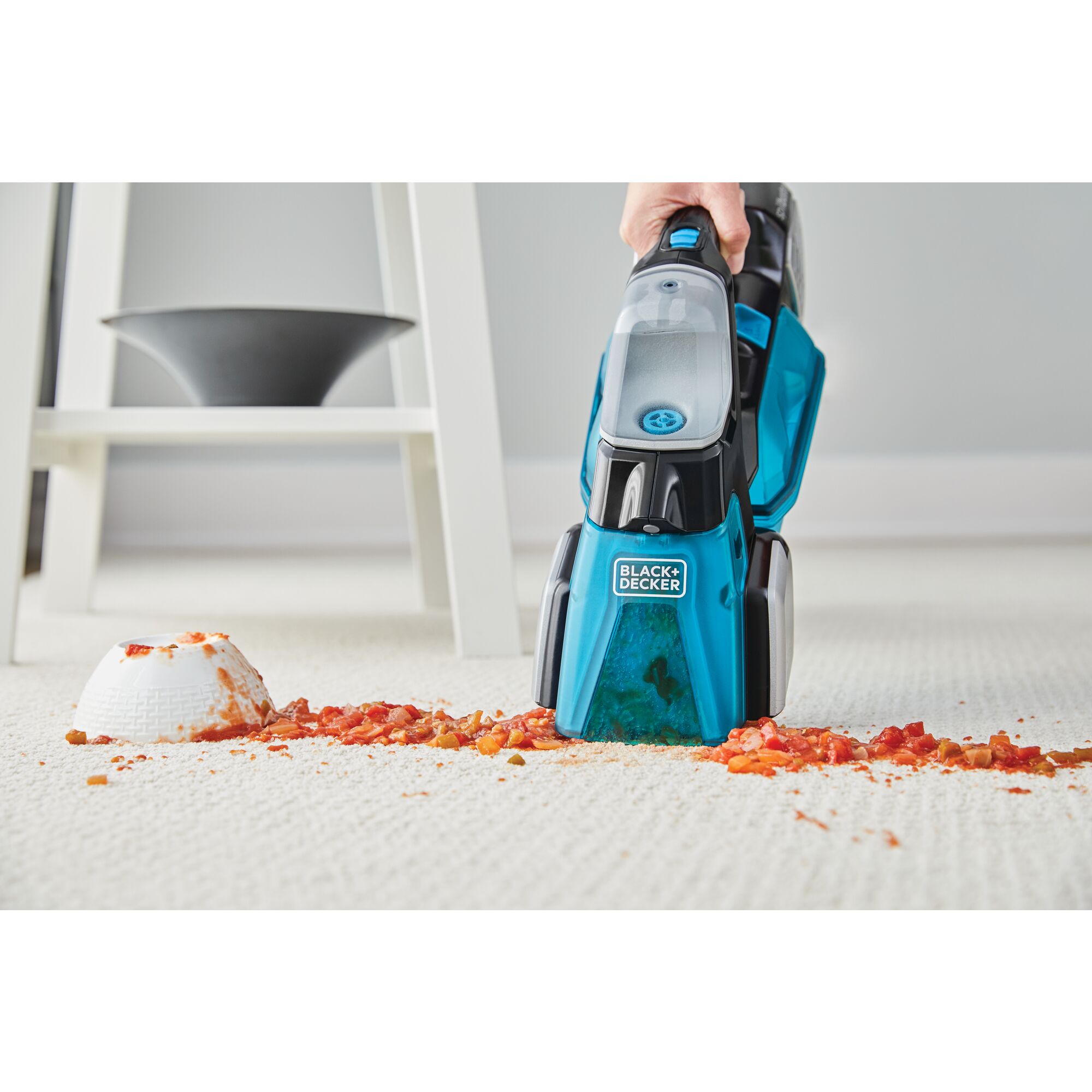 12V spillbuster Powered Spot Cleaner BLACK DECKER